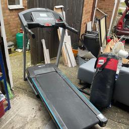 Pro fitness treadmill, fully working. Variable speeds and inclines.

Collection only