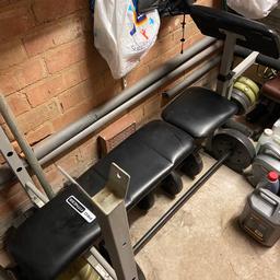 Weights and bench not used anymore, weight sizes are
4 x 1.1 kg  6 x 1.25kg. 3 x 2.3kg   6 x 2.5kg  2 x 4.5kg   6x 5 kg