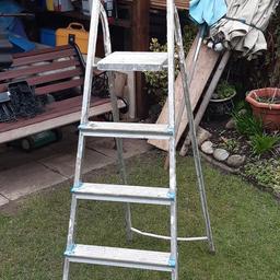 5ft 5" ladder
aluminium light weight
5 steps
fold flat
b32 Quinton collection
