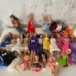 20 dolls , lots of outfits and extra bits as you can see in the picture. Includes a Ken doll
Used condition 
Any questions please ask 
Pet and smoke free home