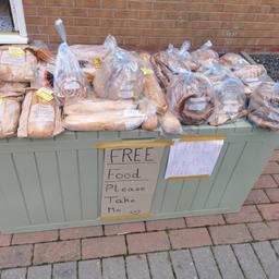 TF1 5LP collection

Some bread dates yesterday but perfectly fine - can freeze it 
Take what you want 

Please save the food ☺

All bagged up
Pastries are bagged up and written on

Crossaints 
Chocolate crossaints
Salted pretzels 🥨
Cinnamon buns
Sourdough bread mixed variety 
And more.....