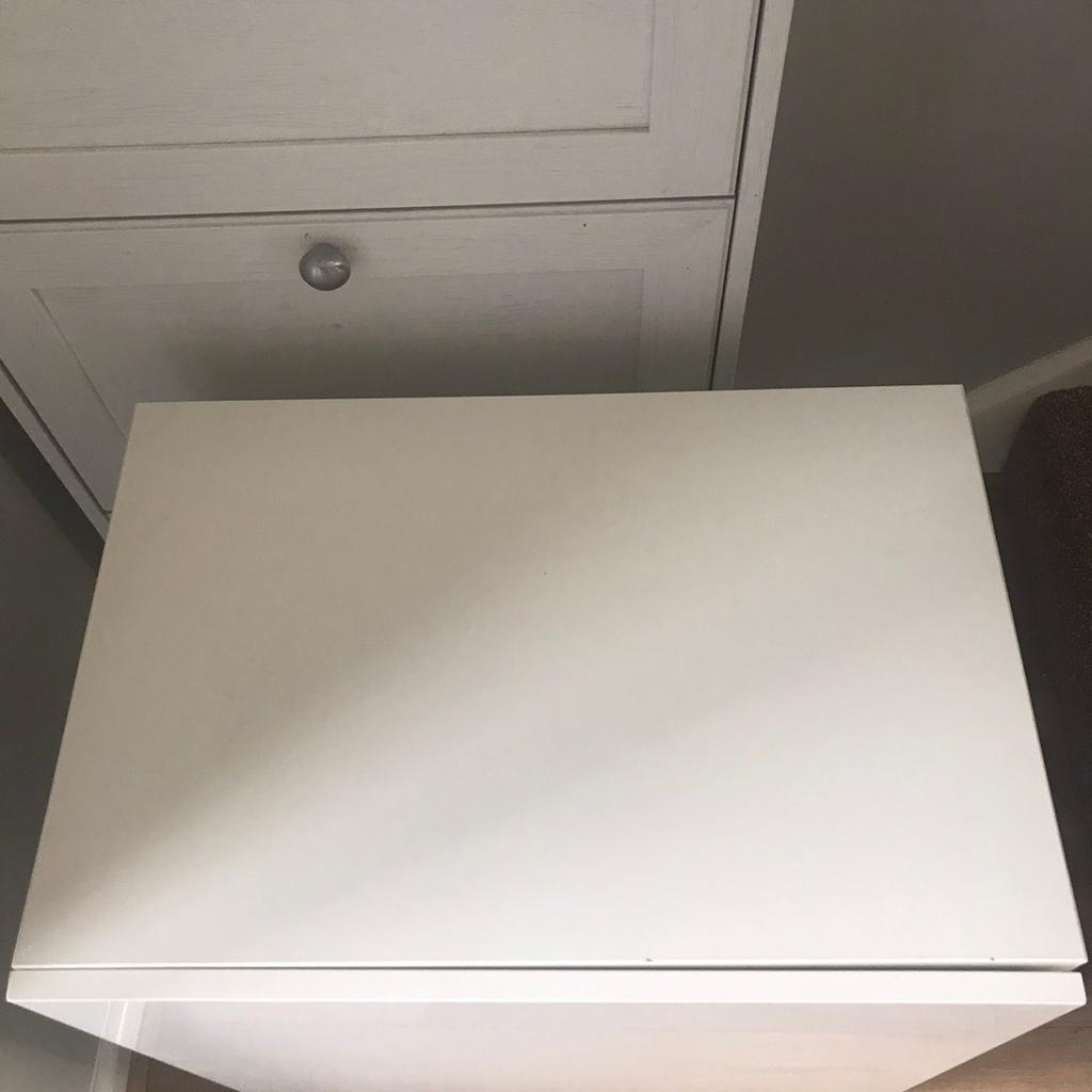 2 IKEA storage cupboards with shelving in WV14 Dudley für £ 55,00 zum