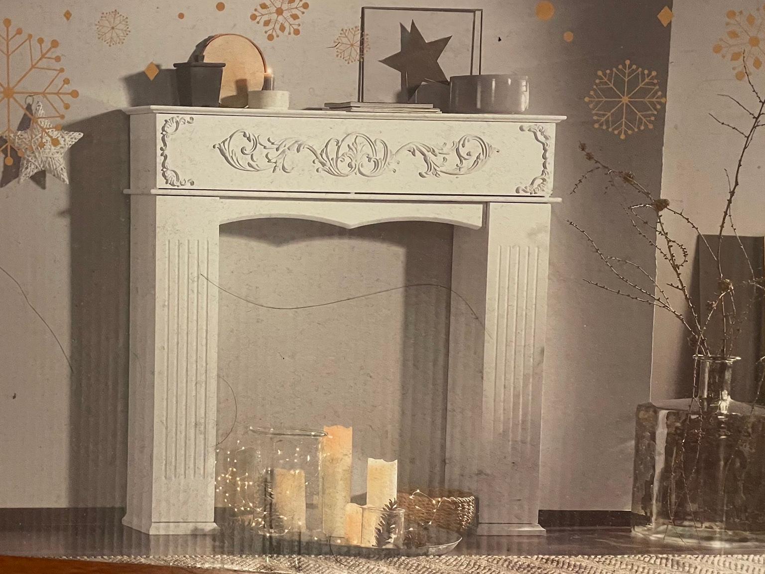 New fireplace surround, hidden compartments in S3 Sheffield für 40,00