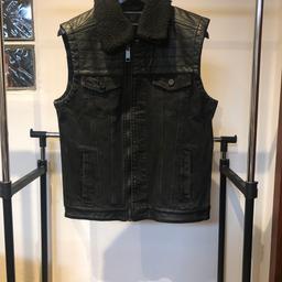 Brand New Zara Black denim /leather Gilet with detachable fur collar. Size EUR L/ USA L/ MEX 42. It can be worn by medium size too. RRP £65+ for it. Bargain