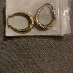 Ladies 9ct gold earrings good condition
Only wore a few times