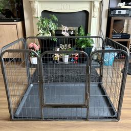 Cozy Pet Whelping pen,galvanised steel,metal rods to hold it all together,tray is easy to remove! 

No longer needed,been sanitised!  

W- 93cm
D- 63cm
H- 62cm

Collection only please