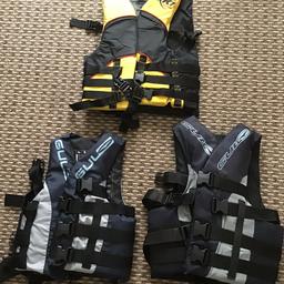 2 x Gull Life Jackets and
1 x Lalizas ski + plus

Used a few times and in good condition

Size M