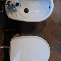 WC e BIDET in buono stato compreso rubinetto. Vendo anche separatamente