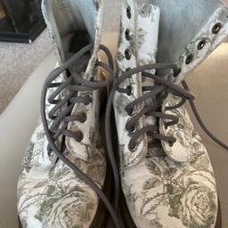 Dr. Martens 1460 PASCAL FLORAL ROSE TAPESTRY leather boots uk 6 eu 39 Doc#191 fading on pattern