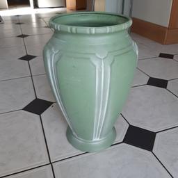 Large green vase
good conditions 
available for collection only