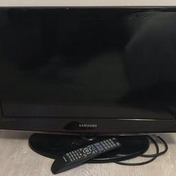 This is a Samsung 26 inch tv in perfect working order.
Great condition with remote.
Built in freeview.
Comes with stand or can be wall mounted.
Serious buyers only please.
No time wasters & no silly offers.
Pick up only & cash on collection.
Any questions please message me
Thankyou x