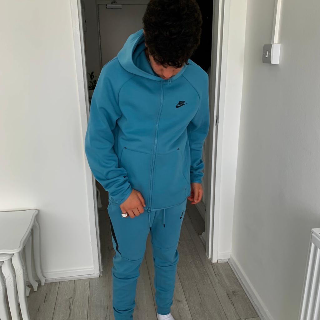 old season nike tech fleece blue