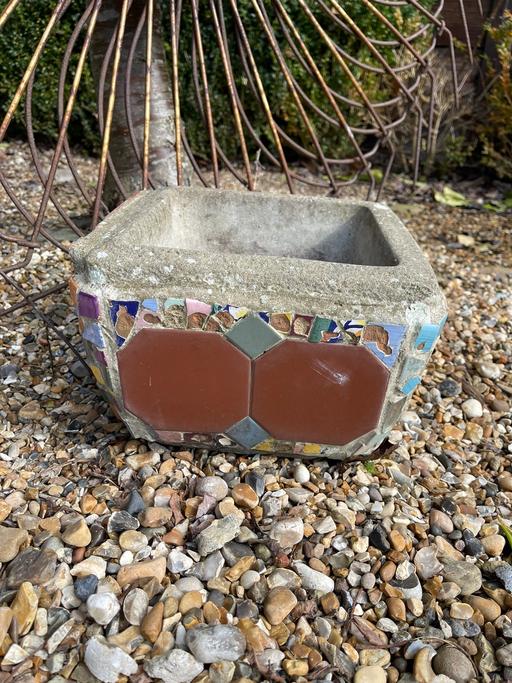 Buy & Sell Kent Maidstone - Photos for pretty stone garden pot planter decoration