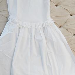 Vestiti bianchi originali Il Gufo bellissimi, 10 annianche per prima comunione. stato perfetto, pagati più di 200 euro cad, vendo a 55 euro CAD.
