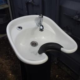 tilts , comes with plinth but could be fitted to a surface .
tap has top missing . any questions and for quick response 07946447134 . possible delivery near stourbridge .cash only transactions .