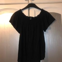 Cute off the shoulder summer top
Elasticated around the shoulders to stay in place
Worn once
Women’s 8