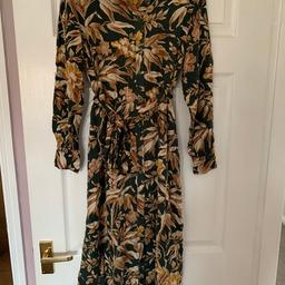 H&M size 10 midaxi dress in gorgeous colours 

Can post or collection 😊