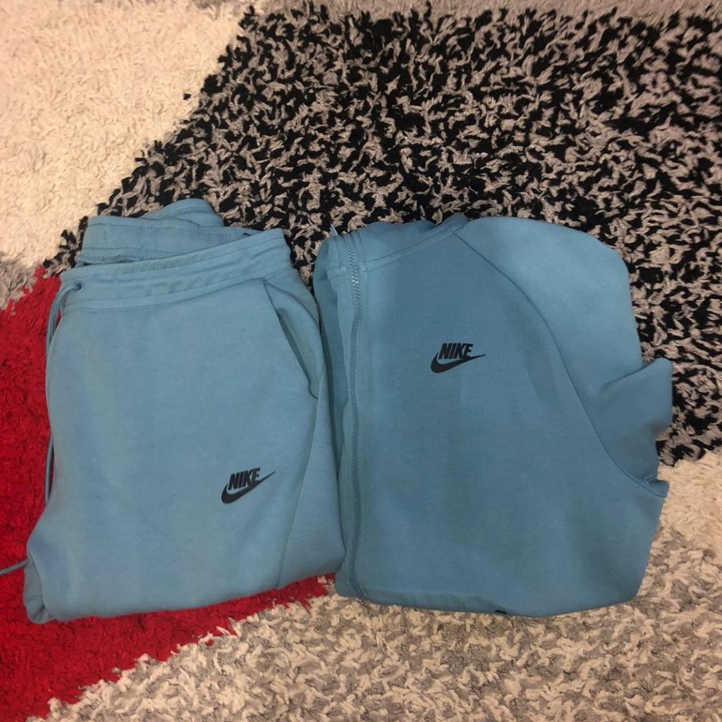 Old season Nike tech fleece black joggers (2nd - Depop