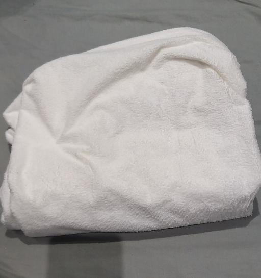 Buy & Sell East London Bromley - East London - Photos for Baby cot mattress protector