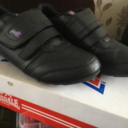 Black lady’s Lonsdale trainers size 7 in excellent condition happy to post without  box  £3.20 but with box’s £5