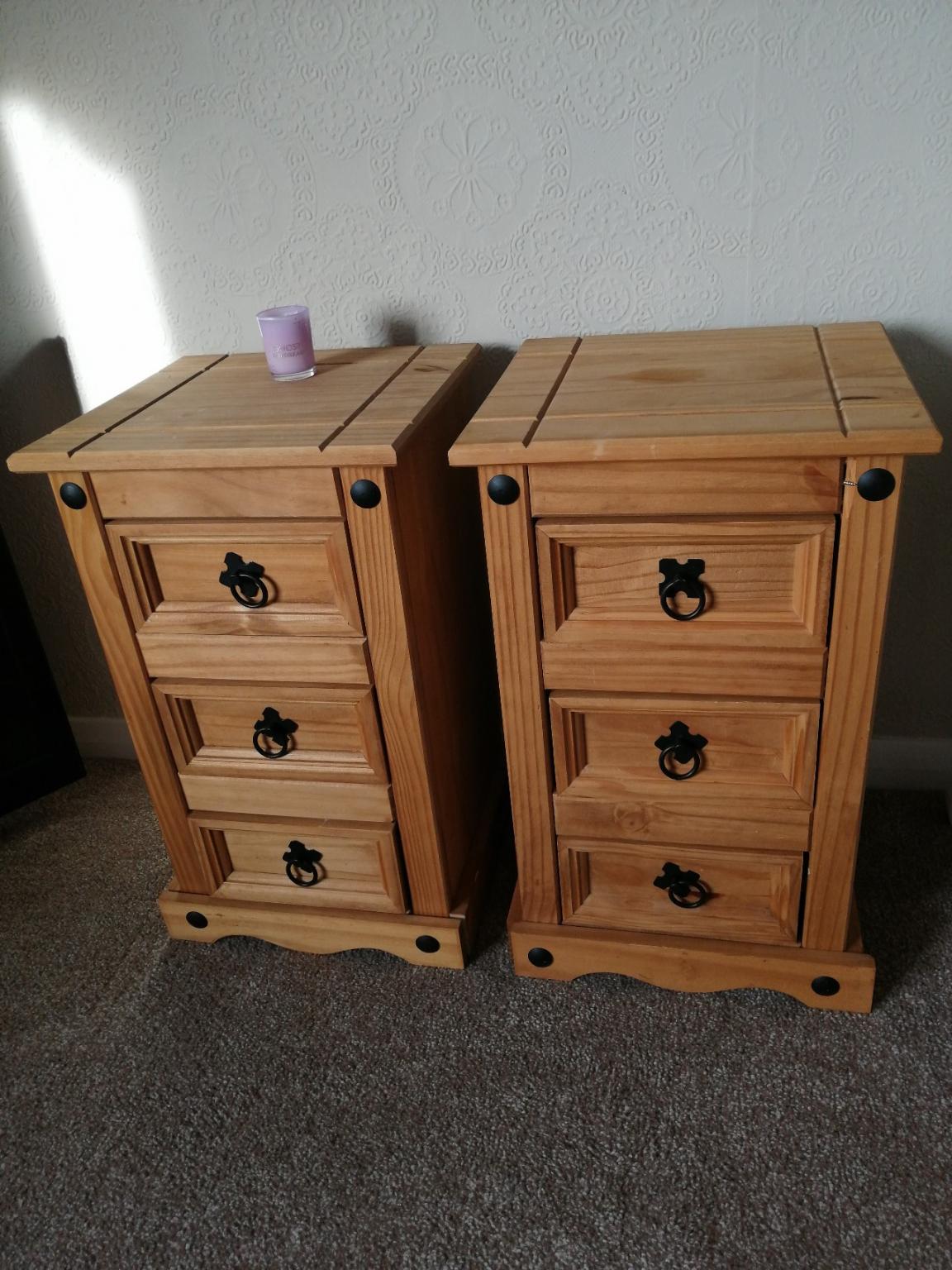 Corona bedside tables in S41 Chesterfield für £ 20,00 zum Verkauf
