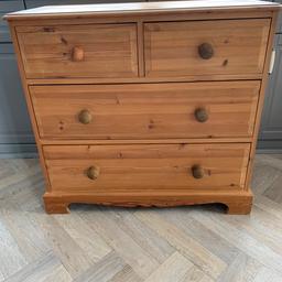 Stunning antique pine chest of drawers with 4 good sized drawers. Made from solid pine with dovetail joints to all the drawers. Solid and very heavy and had a great aged colour. 

Height: 88cm
Width: 92cm
Depth: 44cm

Pick up Chingford E4 will
Fit in a car with seat laid flat.