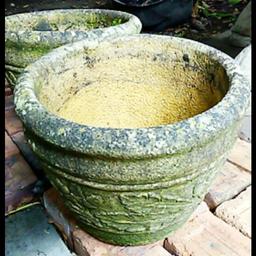 Pair of vintage sandstone planter urns size is approximately 15 inches high x 15 inches diameter. Made from Sandford stone. BUYER COLLECTS PLEASE CASH ON COLLECTION B66 RE GOVERNMENT ENFORCEMENT ACTION POLICY IS IN PLACE RE NO SOCIAL CONTACT THANKS. THIS ITEM IS COLLECTION ONLY. SOCIAL DISTANCING MEASURES ADHERED.