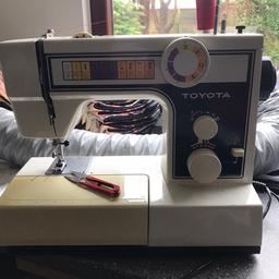 Model 2400
Great little sewing machine various stitches
Carry handle has broken but doesn’t effect the stitch at all