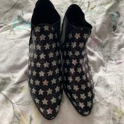 Tags removed but unworn, ladies size 8 sequin star boots in black & silver.
