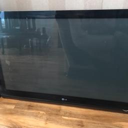 Fully working freeview tv no stand comes with remote control