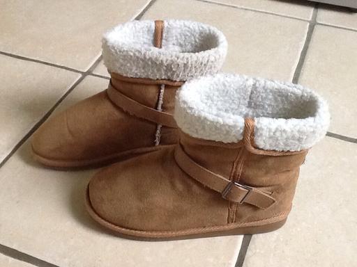 Buy & Sell Lincolnshire South Kesteven - Photos for Girls brown boots size 3