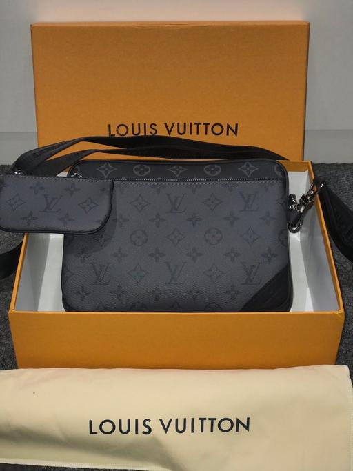 Buy & Sell Edmonton North London - Photos for Lv trio bag