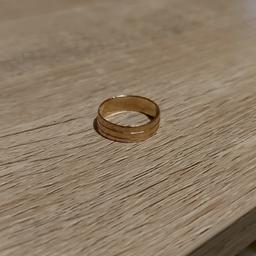 gold wedding ring no longer required 😔

£50