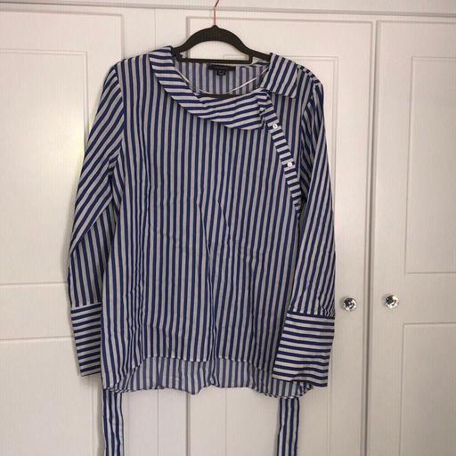 Buy & Sell Central London Clerkenwell - Central London - Photos for Blue And White Stripy Blouse