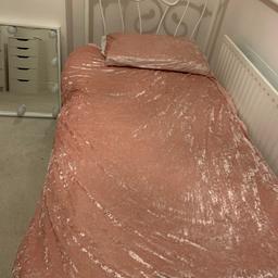Single bed - very good condition
Mattress can be included if wanted 
From a smoke free home
Collection only
