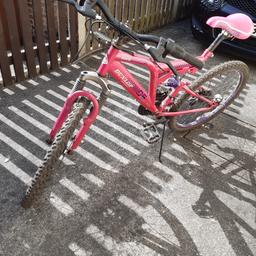Ladies bike
good conditions
available for collection only