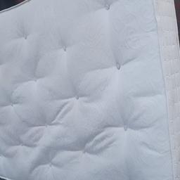 FREE KINGSIZE MATTRESS
FREE TO WHO EVER TAKES IT IT IS IN GOOD CONDITION