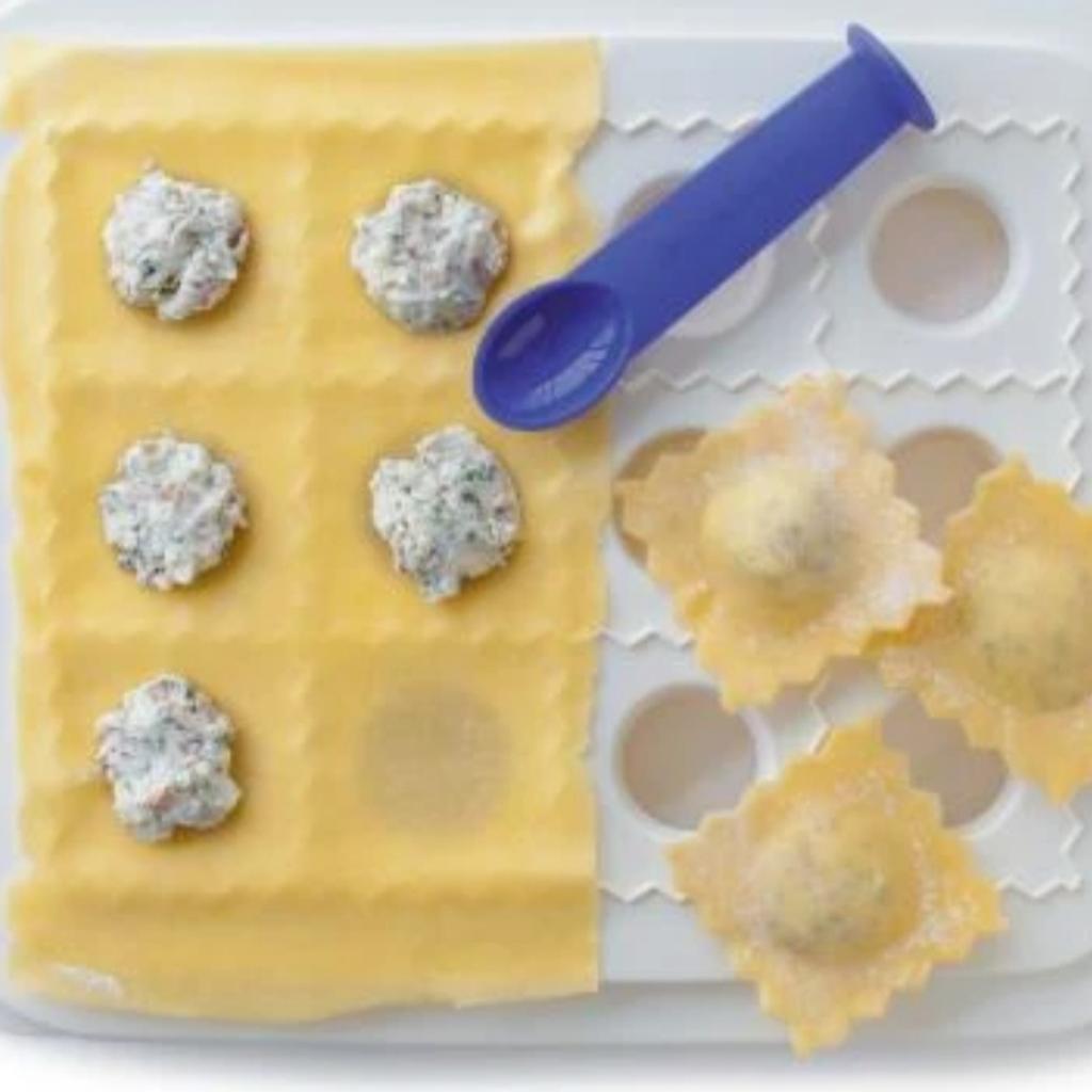 Tupperware - Ravioli-Maker in 6932 Gemeinde Langen bei Bregenz für 12 ...
