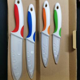 Bellissimo set di 4 coltelli nuovi della marca Jeslon con custodia.
Ritiro Milano Zona Certosa, spedizione a carico dell acquirente