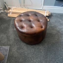 Beautiful footstool faux leather. Does have wear as expected as is used but does not take away the beauty of item. Slight dent to side but not ripped. One of the castors came off but had been pushed back in.

Posted using Hermes but collection welcomed handsworth Birmingham 

Only have one left

Please take a look at my other items

Thank you for looking happy shopping
Smoke free home