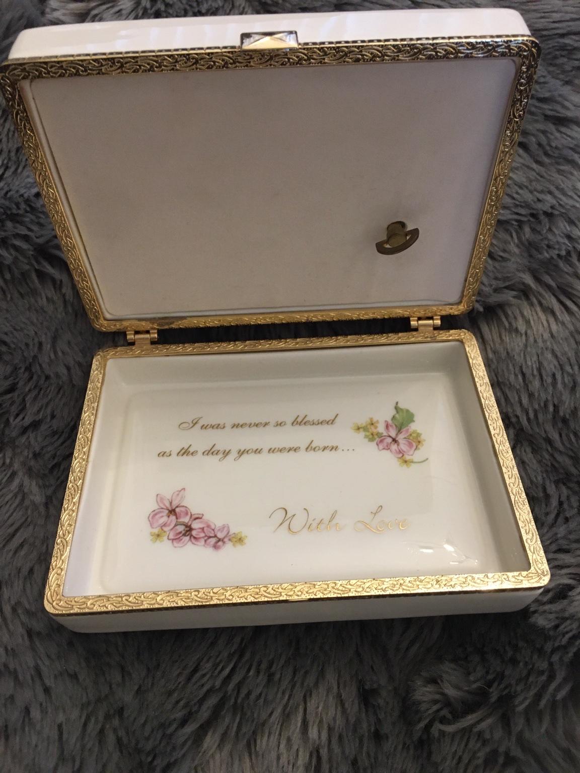 Ashleigh Elliott Grandaughter Music Box in Great Yarmouth for £10.00