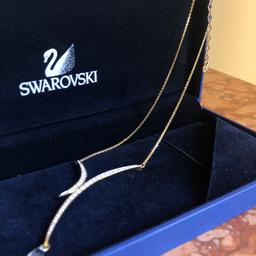 Bellissima collana Swarovski, ricevuta in regalo e mai indossata.
Vero affare!

#collanadonna #swarovski #prezzibassi #moda #affarissimi