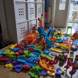 large selection of Vtech playsets. 

more will be added to collection in picture as found round the house today, as having a huge clear out. 

all buttons, lights and sounds working on vehicles and toys 


tracks all in good condition, sadly just outgrown by my own children but really fun toy to build and create with children. 

collection only from Hemel Hempstead