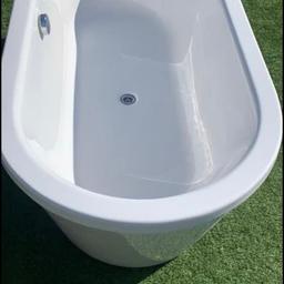 Ex showroom condition needs plug free standing bath collection Bromley common 1740 wide 800 deep £130 or nearest offer RRP £800 Buyer collects
