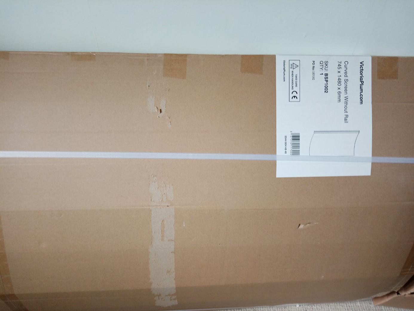 Brand new shower screen Victoria Plumb in Basildon für £ 25,00 zum