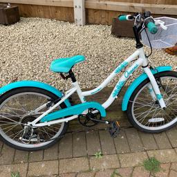 Bought from Halfords.

Gears and brakes all in working order

54 inches long x 26 inches height to seat + 35 inches height to handlebar

Buyer collects from Dordon B78