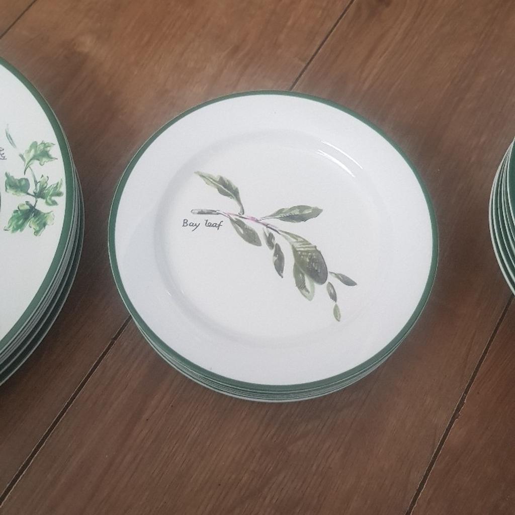 DEBENHAMS 18 PC MELAMINE DINNER SET in DY1 Dudley for £10.00 for sale