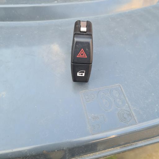 Vehicles West Midlands Walsall - Photos for BMW HAZARD CENTRAL LOCKING SWITCH BUTTON