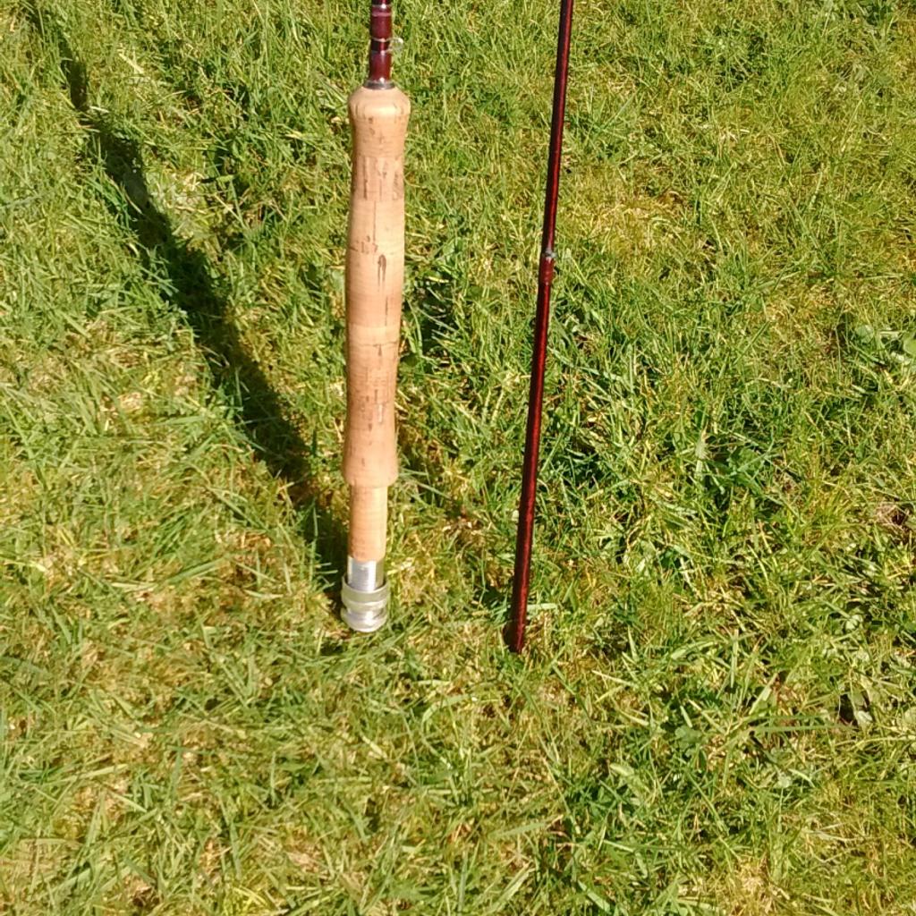 Drennan 9ft River Lake Fly Fishing Rod

Line Rating;
Double Taper 6
Weight Forward 6/7

Bag

Excellent condition