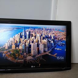 Hi, i got for sale LG TV model 32LG5700.
32"
1080p HD
LCD Television
Tv comes with power cable only, no stand and remote controler but you can buy it on ebay for £5.
Possible delivery .